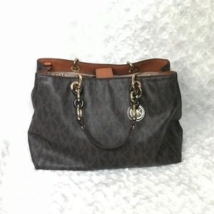 Michael Kors Cynthia Logo bag